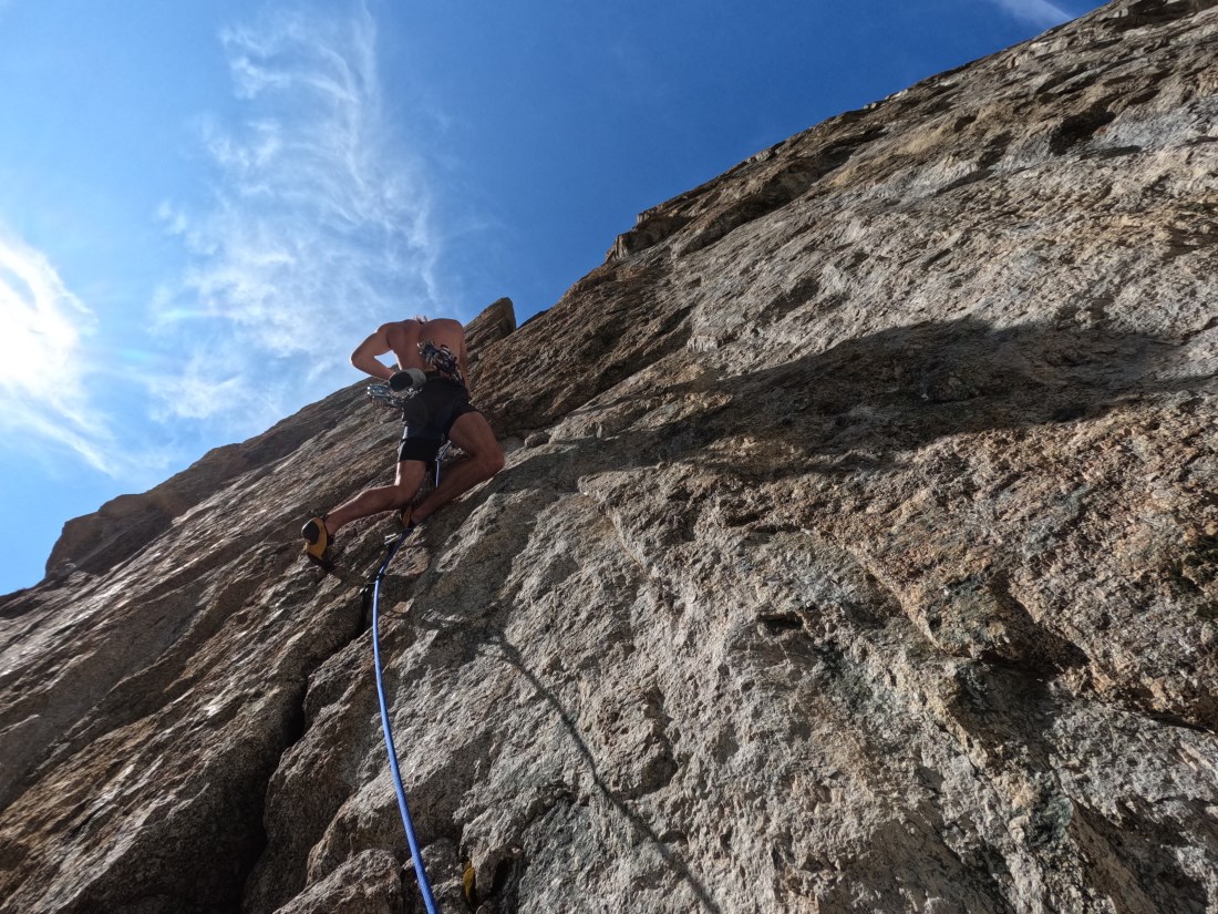 Val di Mello/Il tempio dell'Eden - Via La signora del Tempo - Matteo Monfrini lungo la via