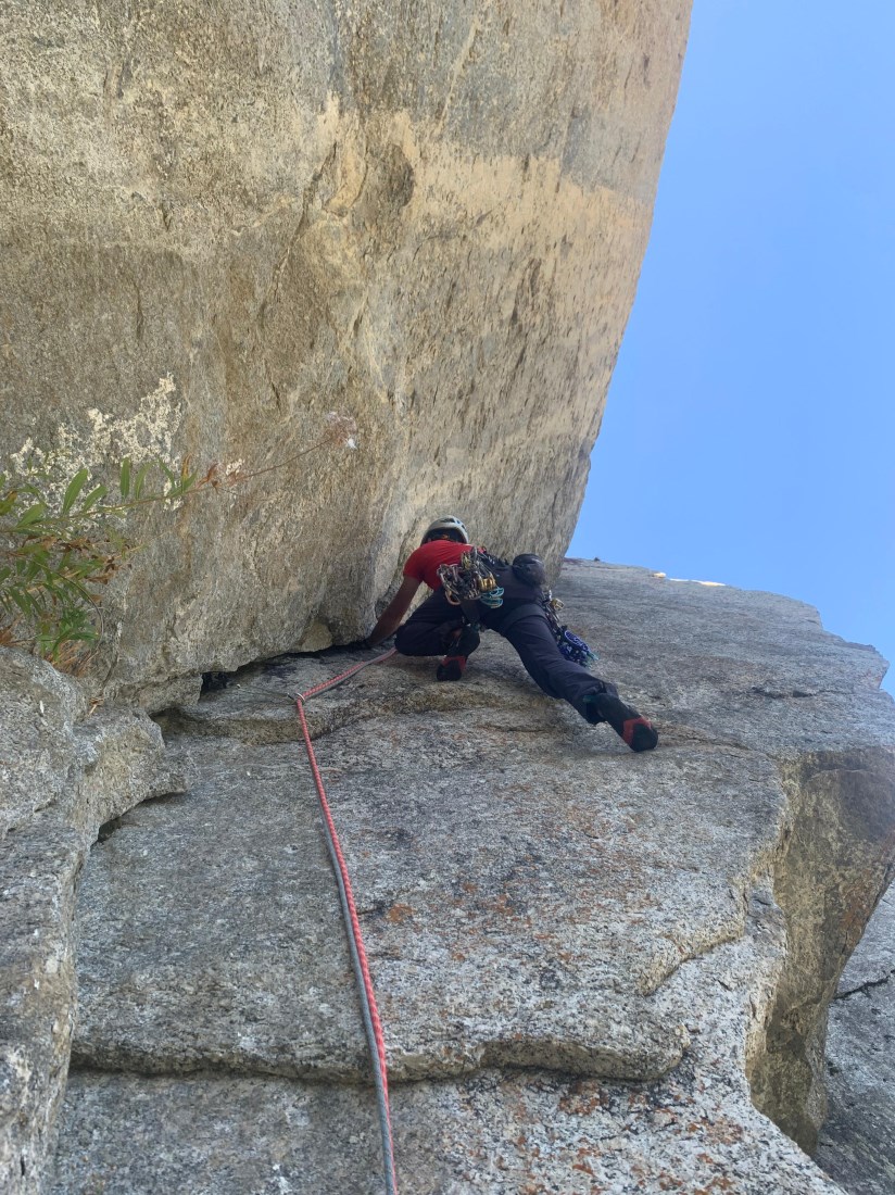 Val di Mello/Precipizio degli Asteroidi - Via Lavorare con lentezza - Riccardo Volpiano in arrampicata