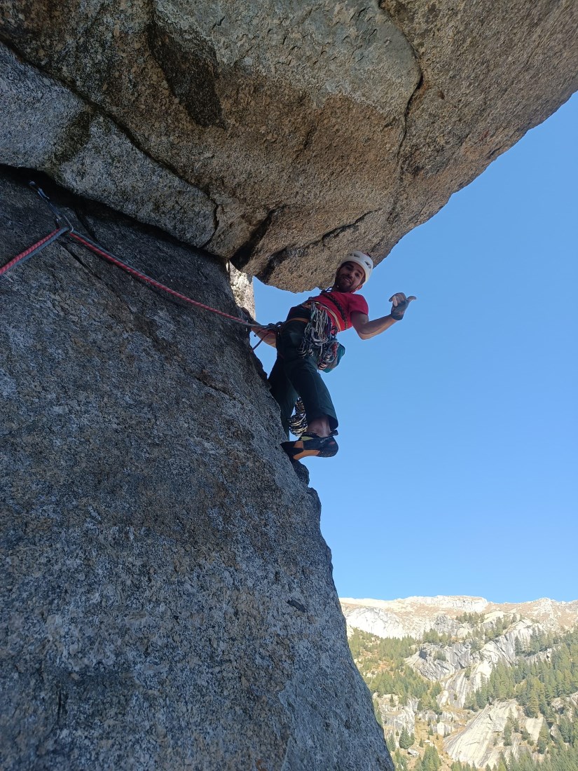 Val di Mello/Precipizio degli Asteroidi - Via Lavorare con lentezza - Marco Cocito in arrampicata