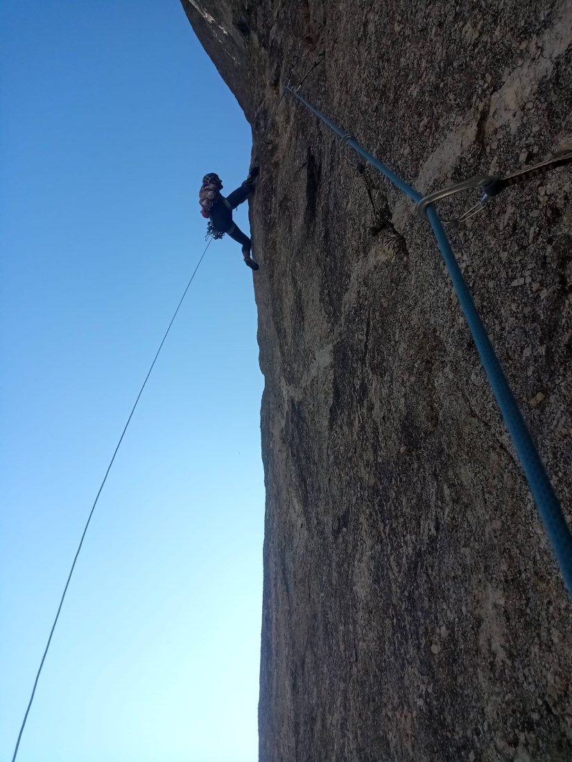 Val di Mello/Precipizio degli Asteroidi - Via Non sei più della mia banda - Carlo Filippi in arrampicata