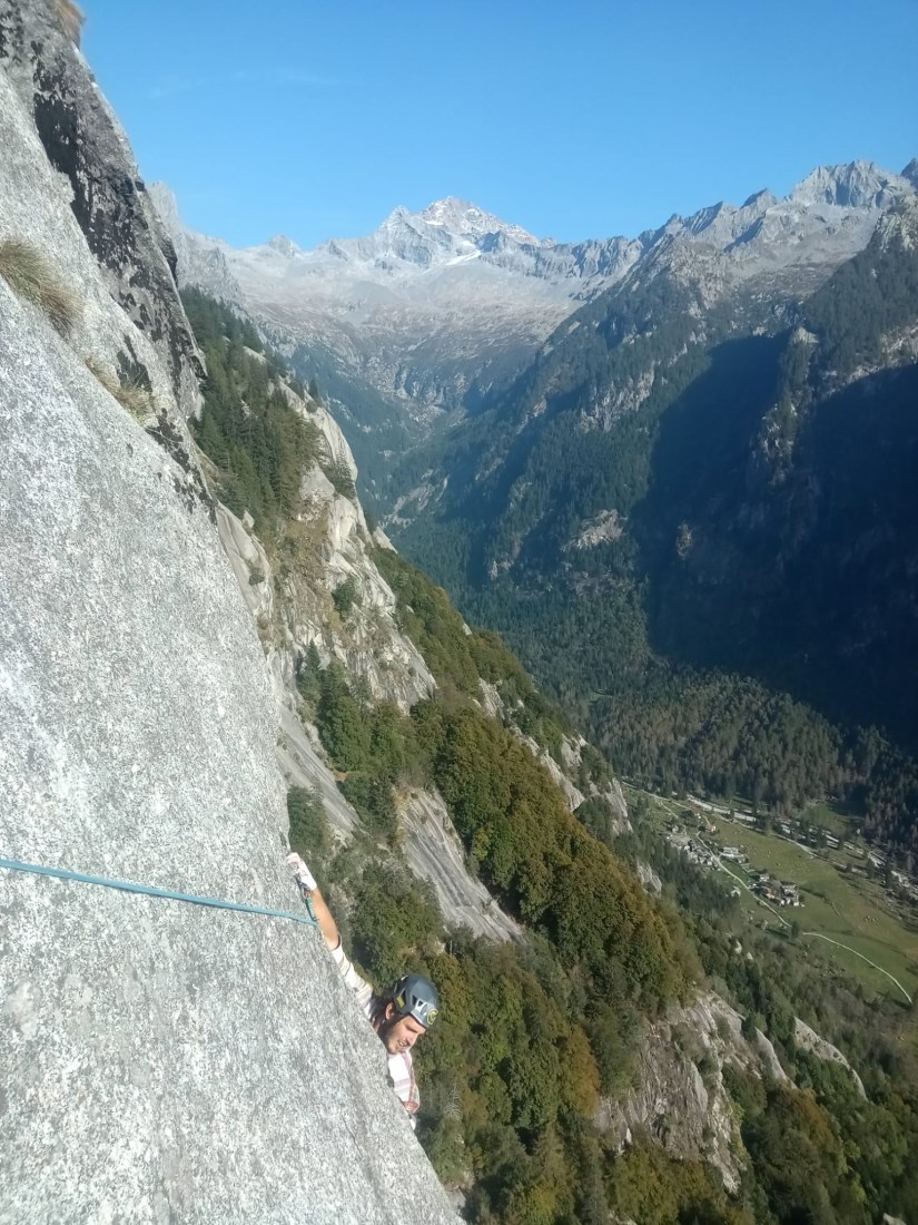 Val di Mello/Precipizio degli Asteroidi - Via Non sei più della mia banda - Carlo Filippi in arrampicata