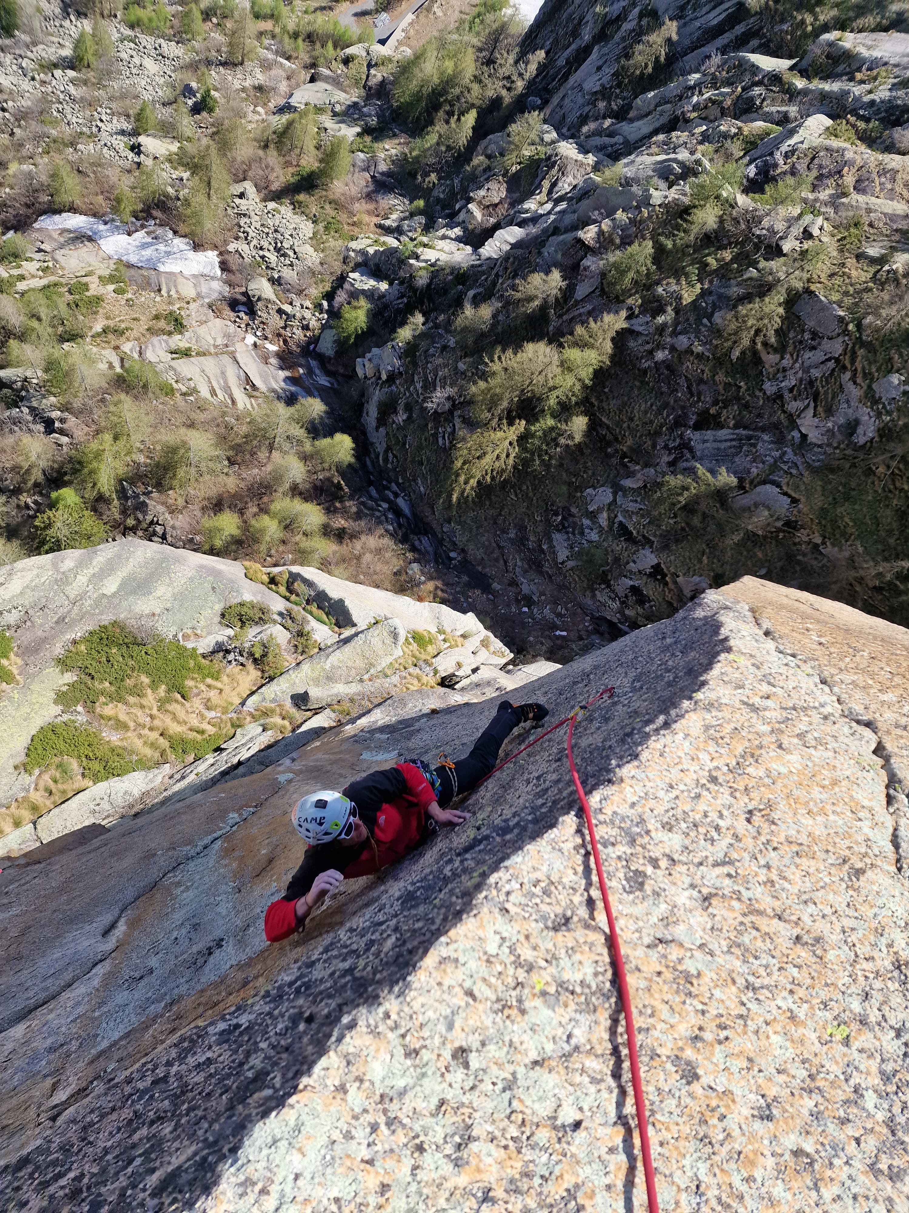 Valle dell'Orco/Caporal - Via Quel nuovo mattino - Luca Ducoli in arrampicata