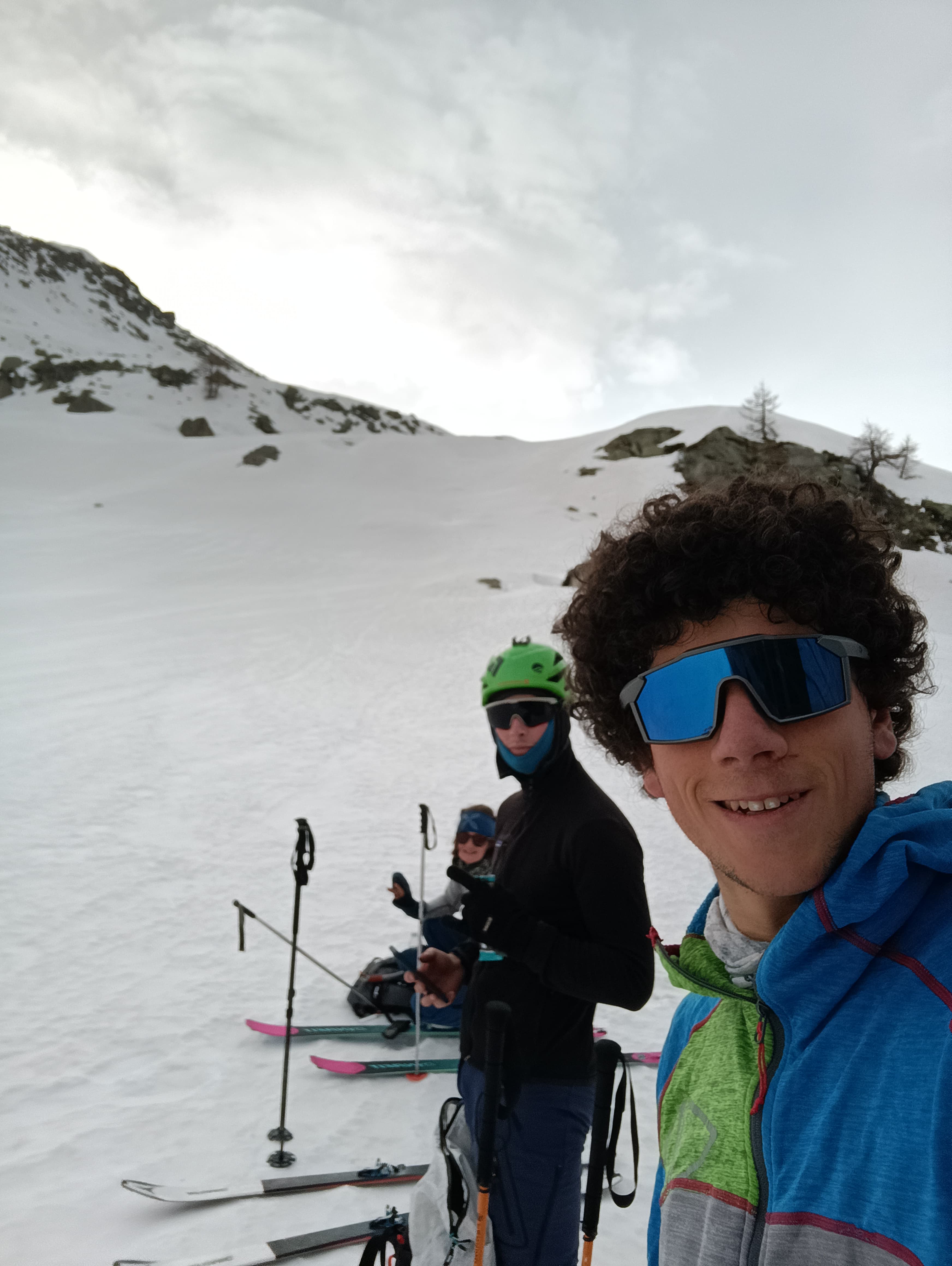 Gran Couloir della Levannetta - Camilla Reggio, Matteo Sella e Riccardo Volpiano prima d'iniziare la discesa a valle