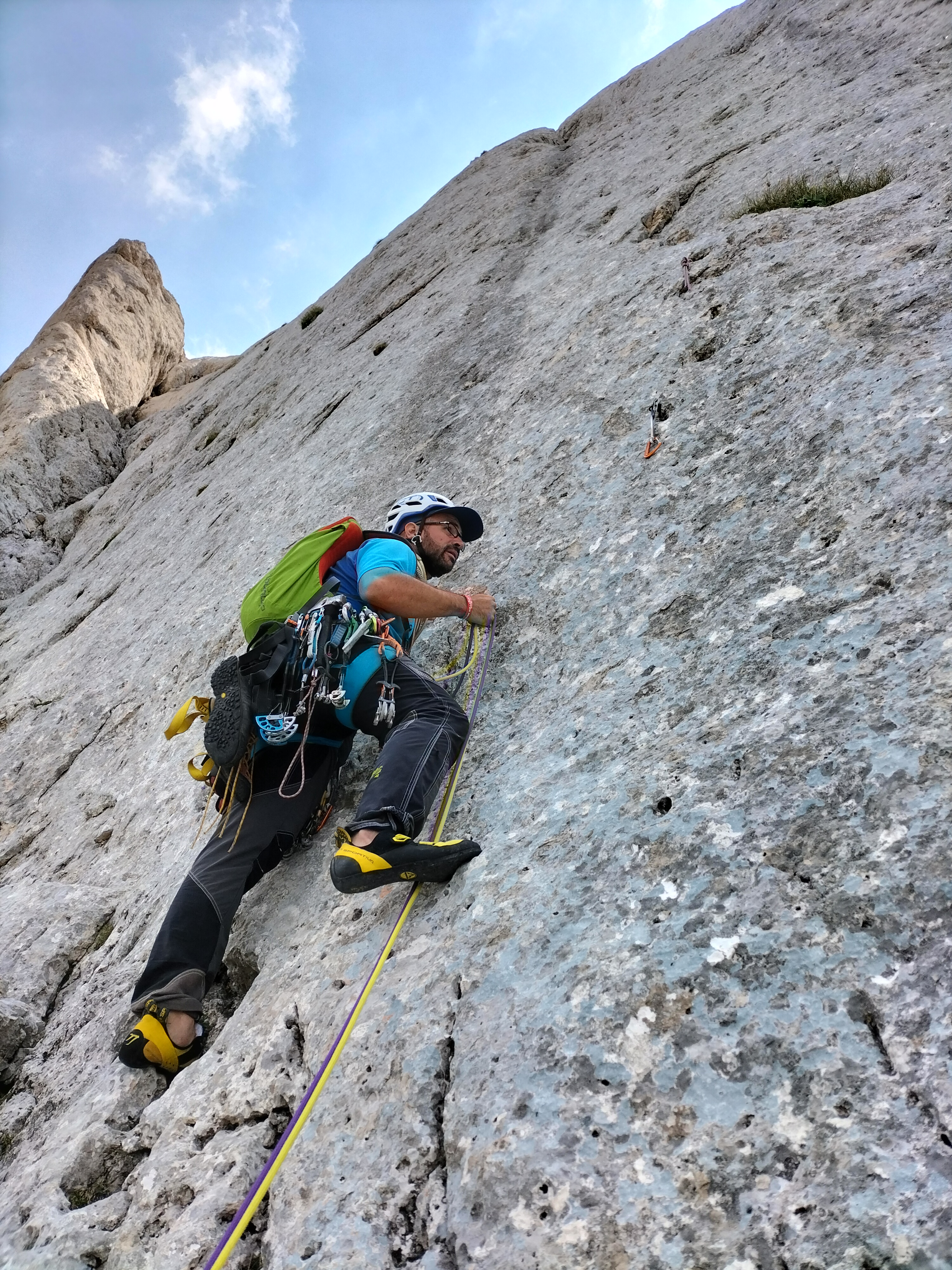 Gran Sasso/Corno Piccolo/Prima Spalla - Via Saludos Amigos - Matteo Bertolotti sul tiro chiave